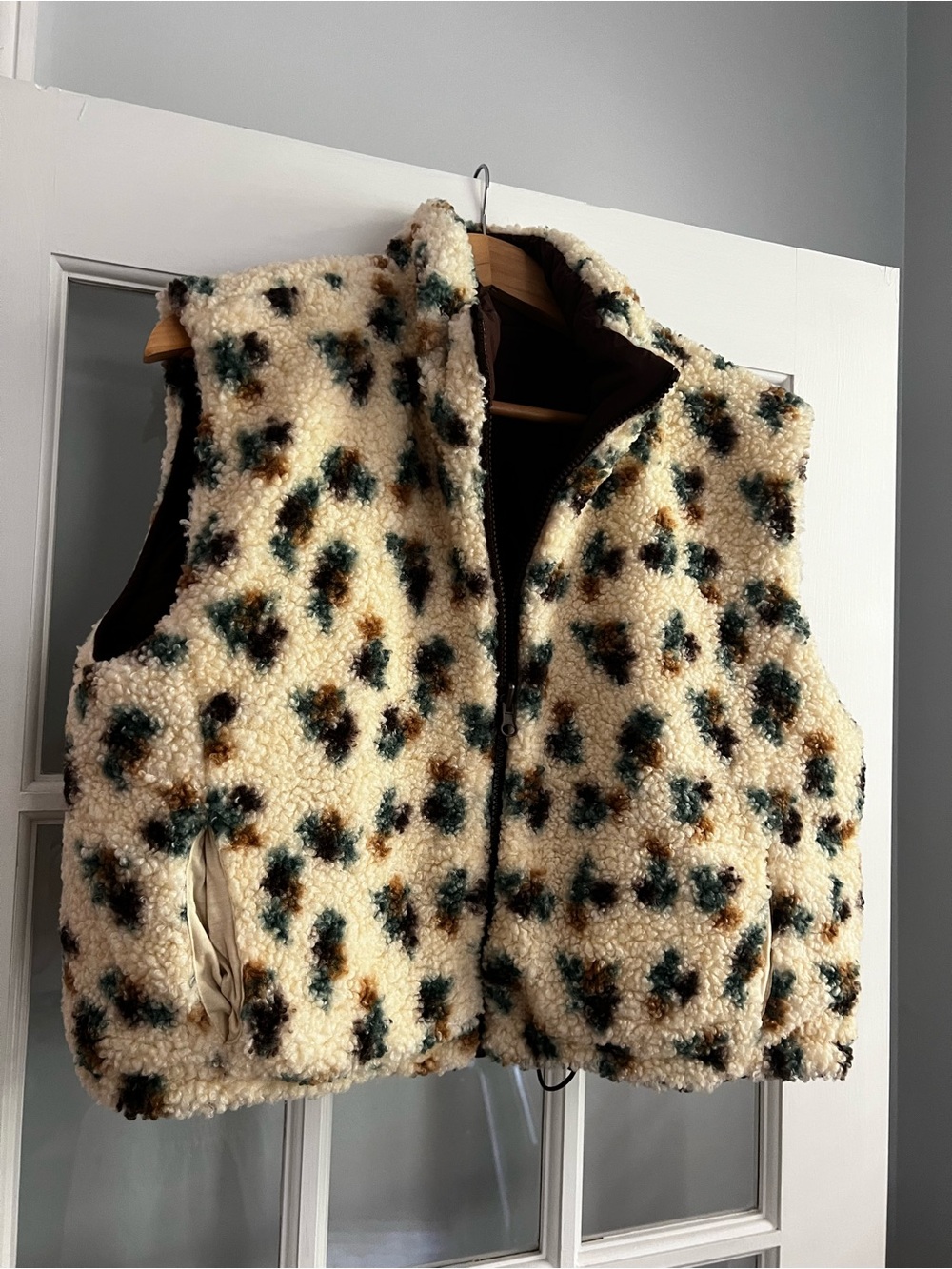 Thread & Supply Cream Sherpa Vest with Green and Brown Speckle - Picture 2 of 5